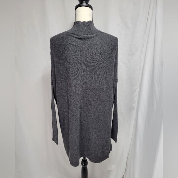 Romeo & Juliet Couture knit dress, mock neck, pockets, lightweight, size - Picture 3 of 7